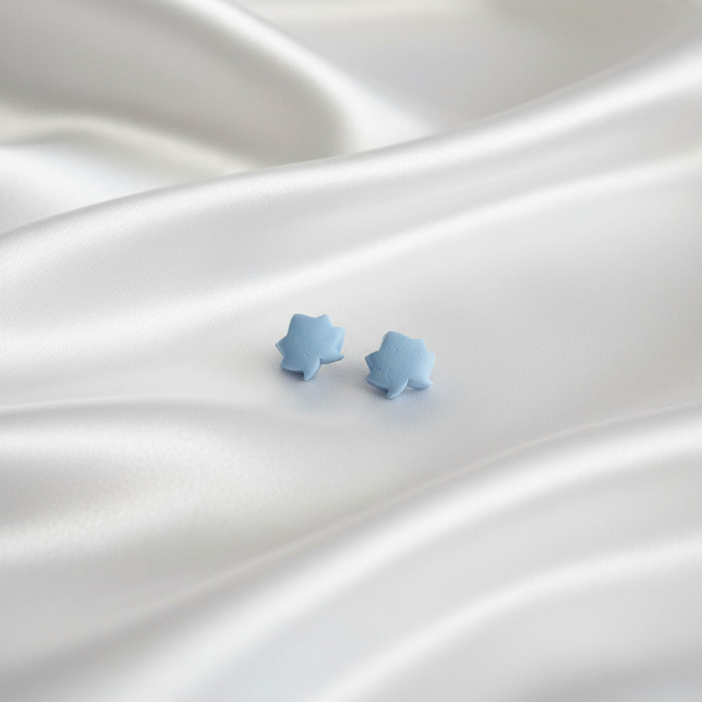 Cute Maple Leaf (Micro Stud)