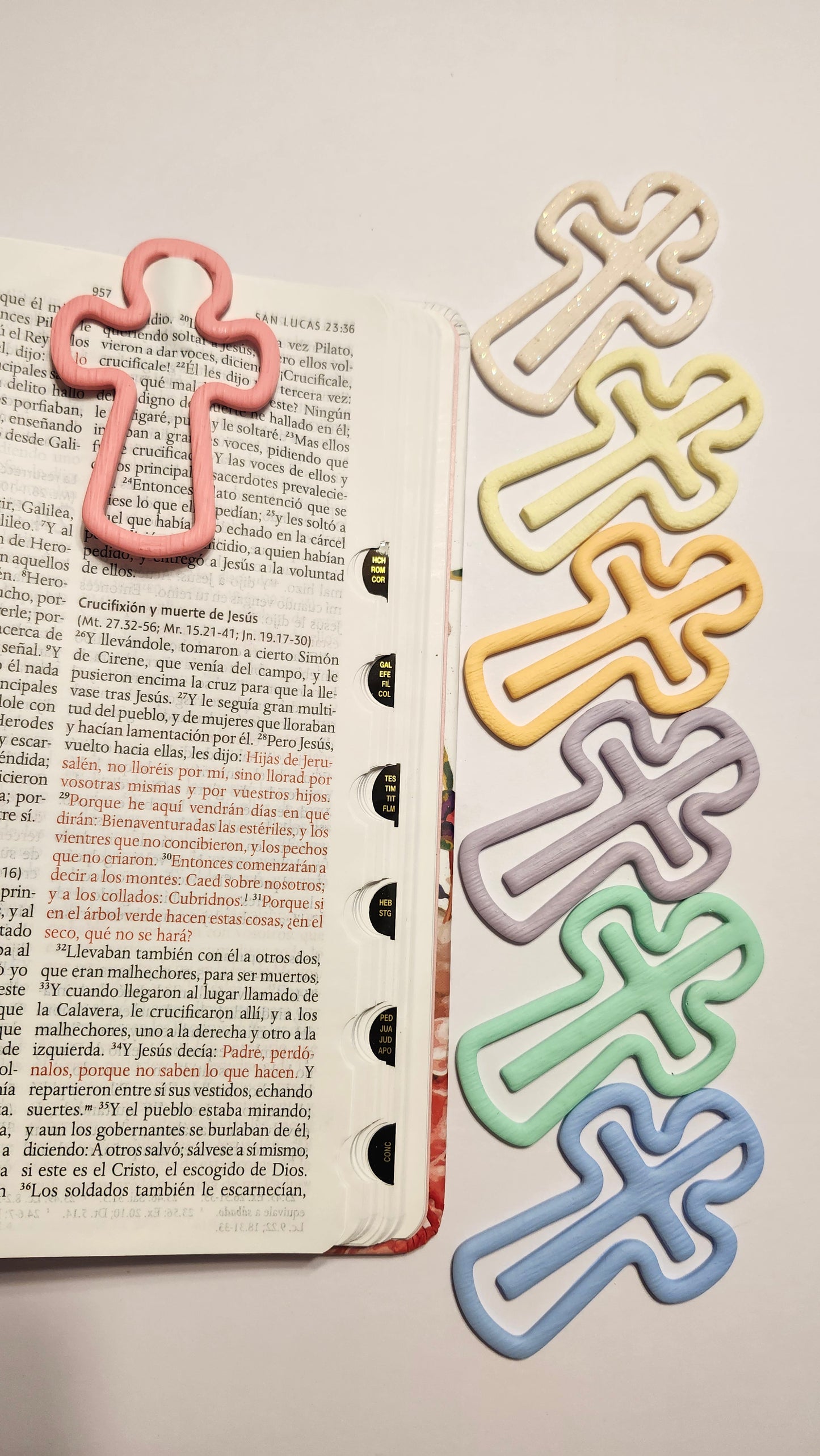 Cross Clip Bookmark